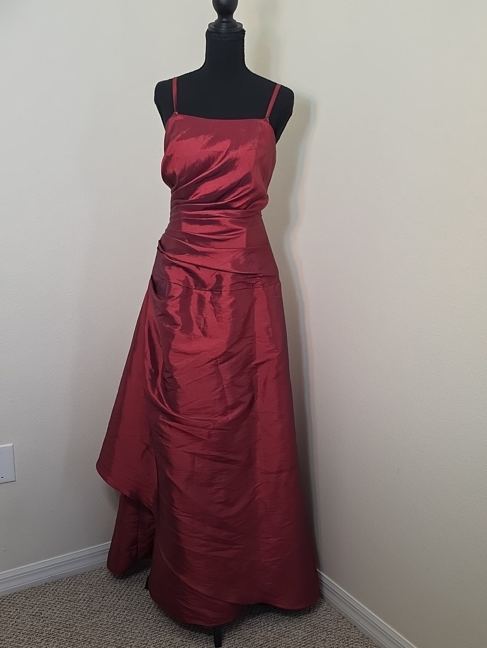 Formal evening gown | Burgundy Size 14